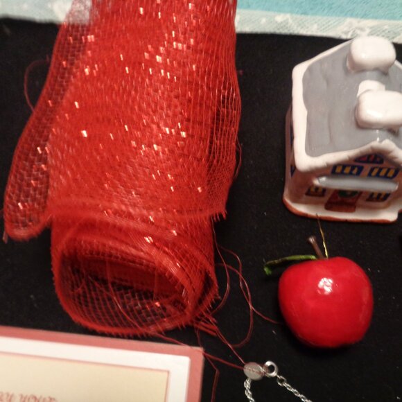 JUNK DRAWER CHRISTMAS DODADS LOOSE BEJEWELS DOLL SLEEPING BAG ETC. LOT - Picture 14 of 14